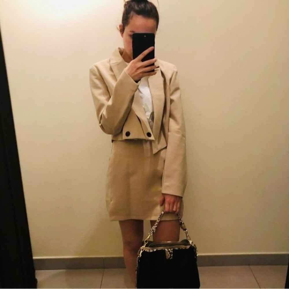 Elegant Tan Women's Blazer ♥️